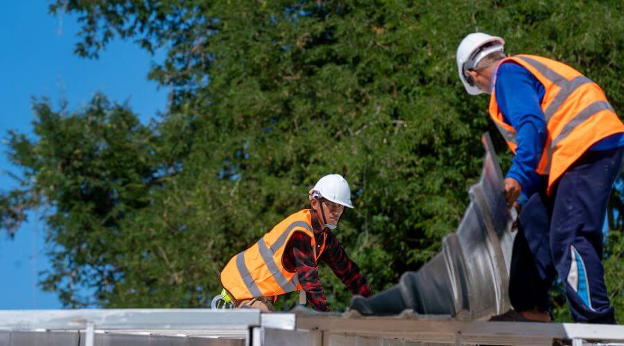 Professional new roof installation services in Rosiclare, IL